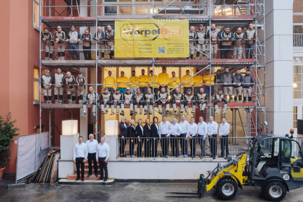 baufirma woerpelbau Das Unternehmen die Baufirma Wörpel Bau im Gruppenfoto